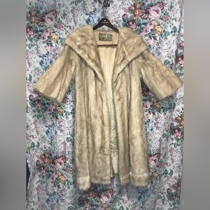 Beautiful Custom Vintage 3/4 sleeve Fur Coat!